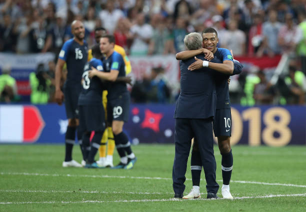 例却并不多 例却并不多